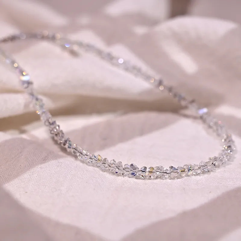 M06 - Collar corto de cristales transparentes. Bisutería.