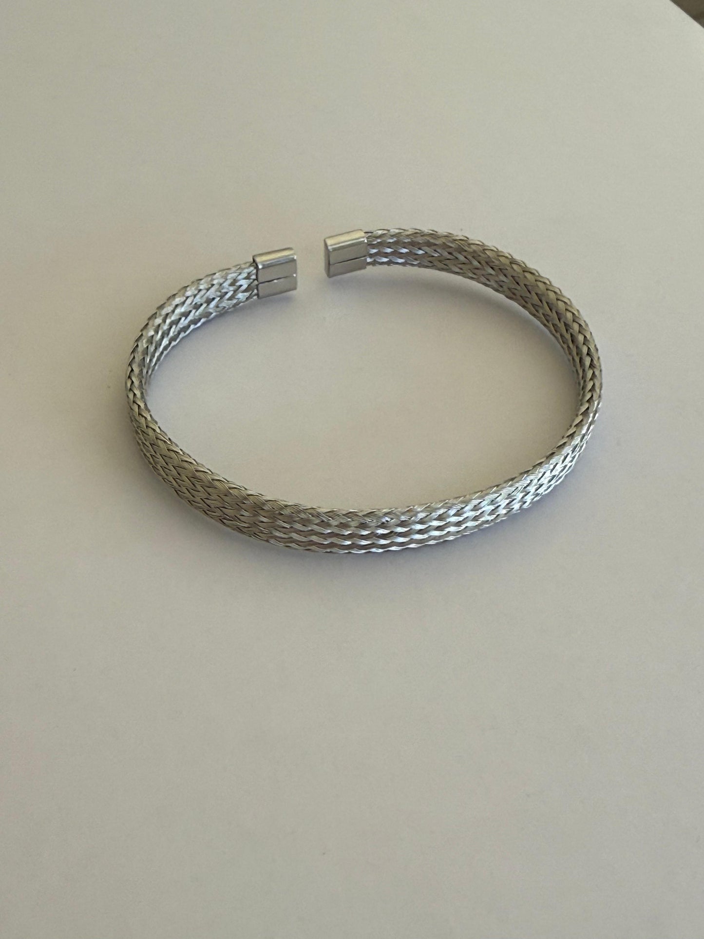 Pulso plateado. Acero inoxidable.