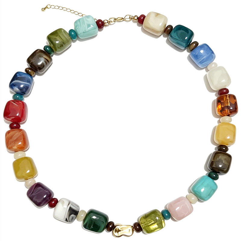 A04 - Collar piedras varios colores. Resina.