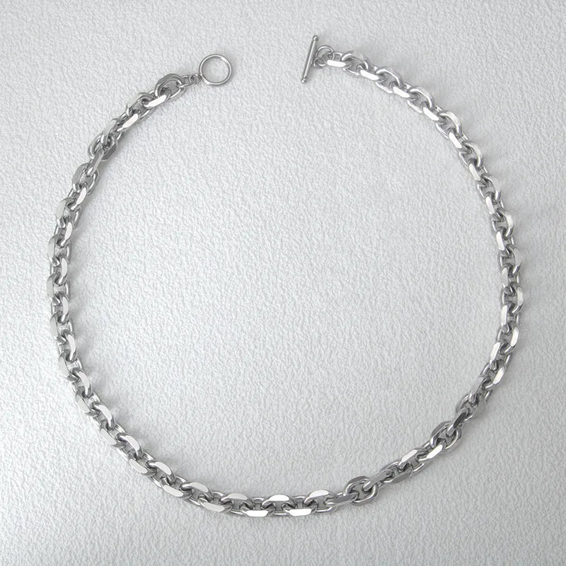 E10 - Collar cadena. Color plateado. Acero inoxidable.