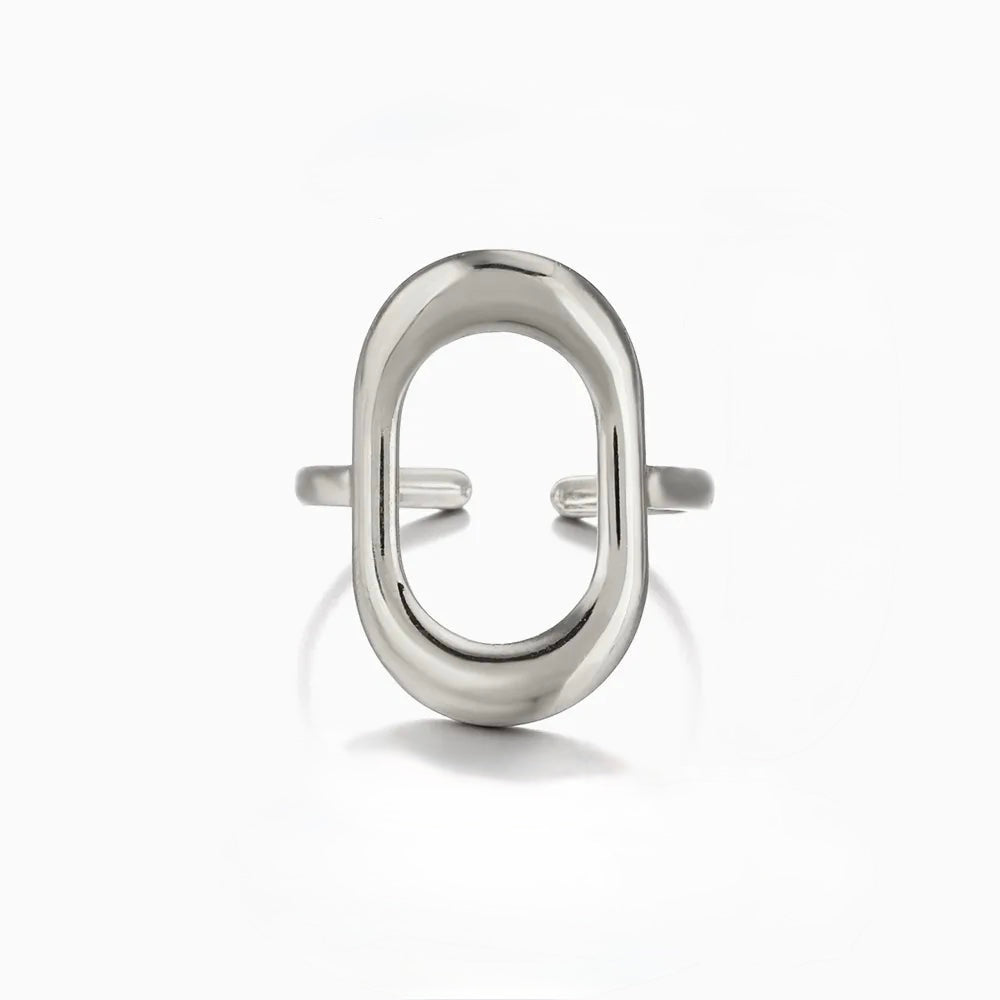 N09 - Anillo óvalo, ajustable. Color plateado. Acero inoxidable.