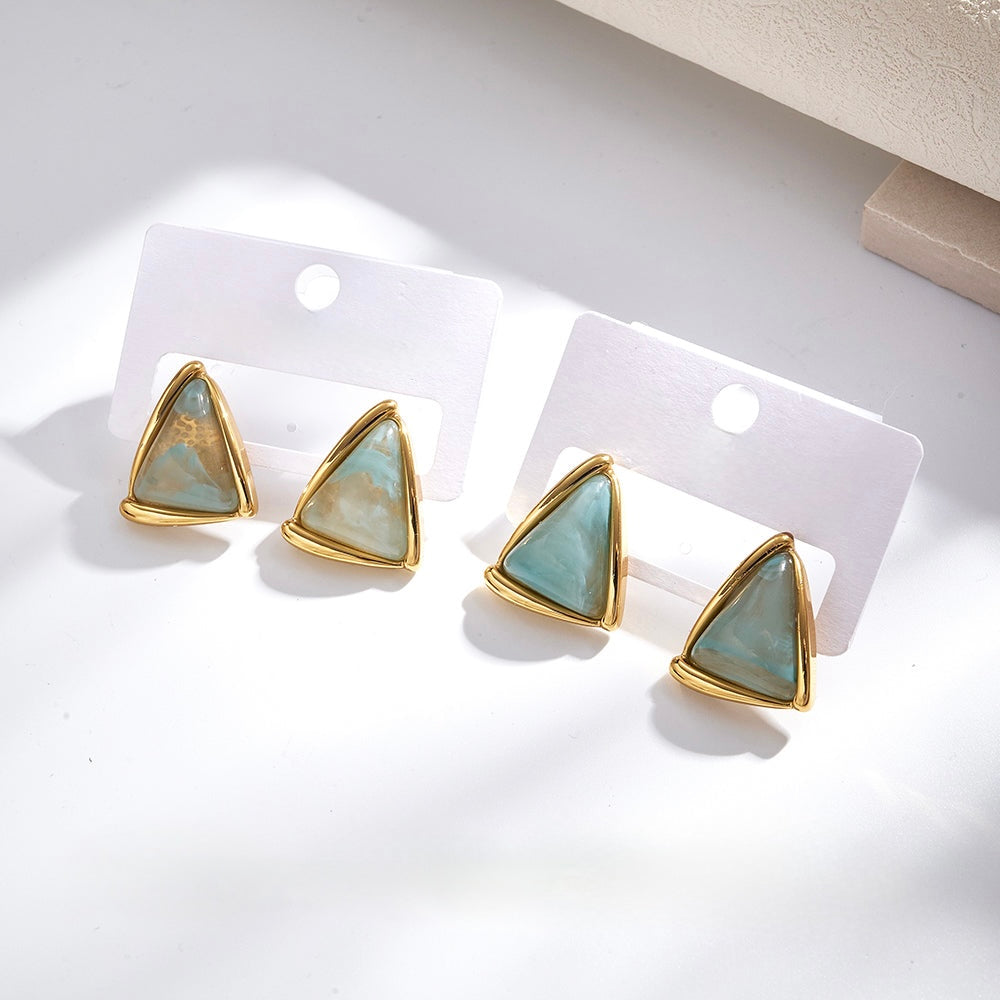 A11 - Aretes triángulos. Color tornasol. Acero inoxidable y resina.