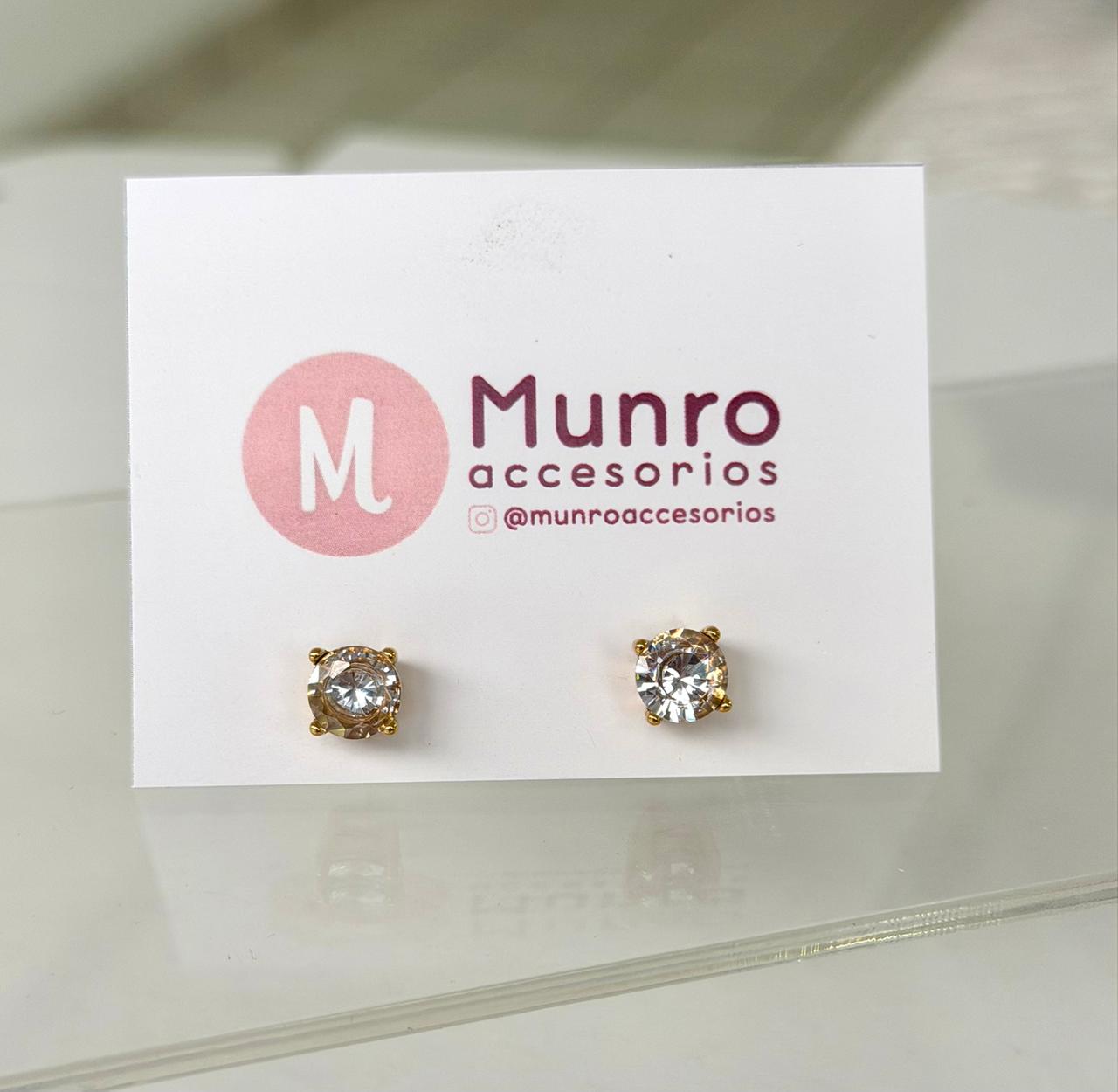 K19 - Aretes circonias. Color dorado. Acero inoxidable.