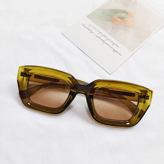 Lentes para sol. Armazón verde oliva.