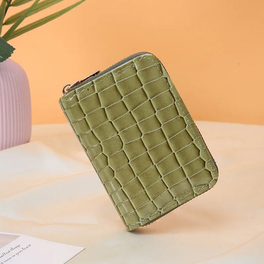 Cartera chica. Color verde olivo.
