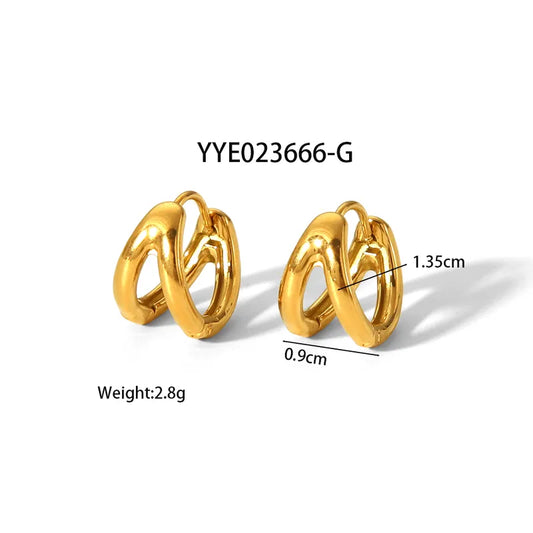 Arracada chica doble. Color dorado. Acero inoxidable.
