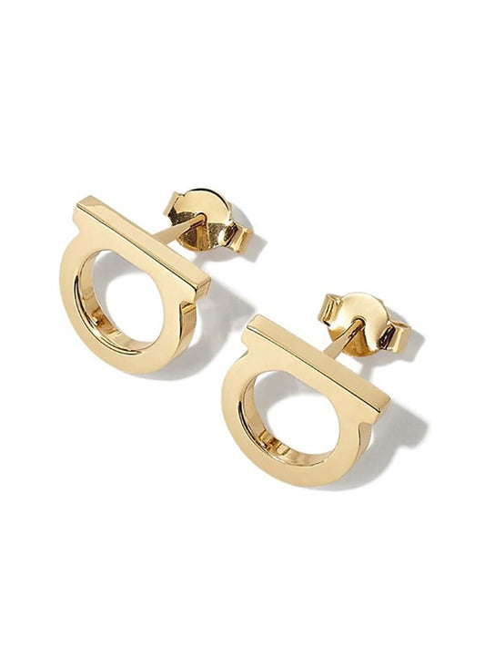 A01 - Aretes tipo Ferragamo. Color dorado. Acero inoxidable.