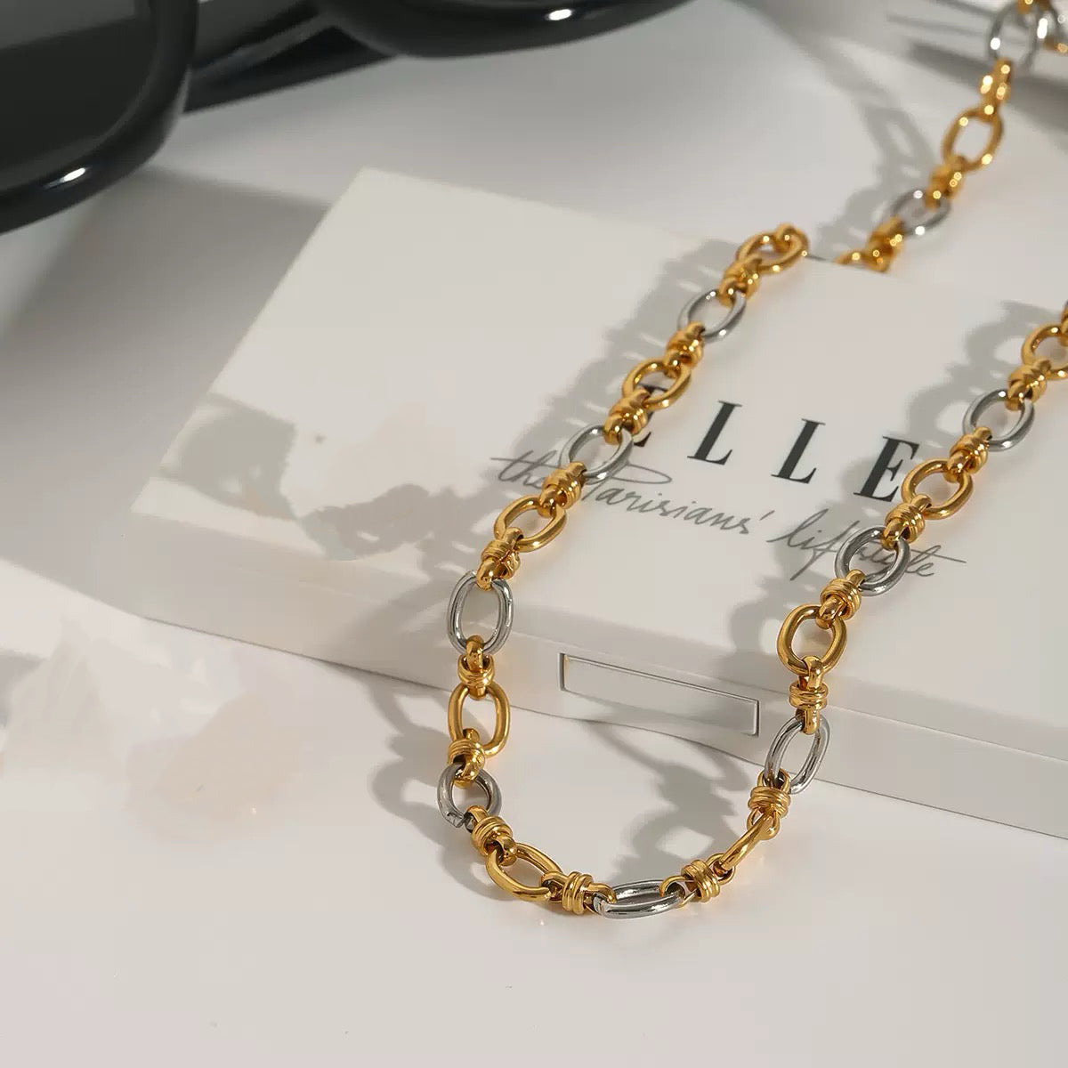 A23 - Collar eslabones. Color dorado y plateado. Acero inoxidable.
