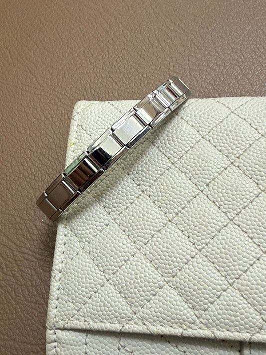 D19 - Pulsera Italiana. Color Plateado. Acero Inoxidable.