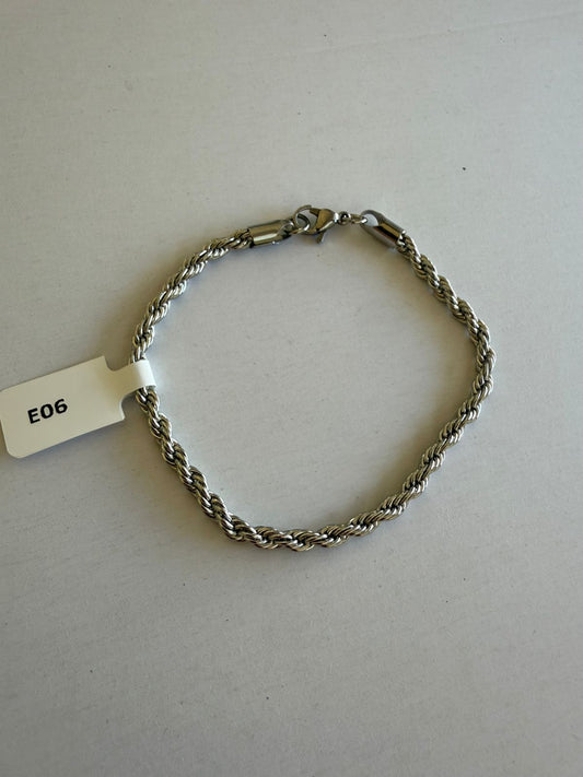 K08 - Pulsera torzal delgado. Color plateado. Unisex. Acero inoxidable.