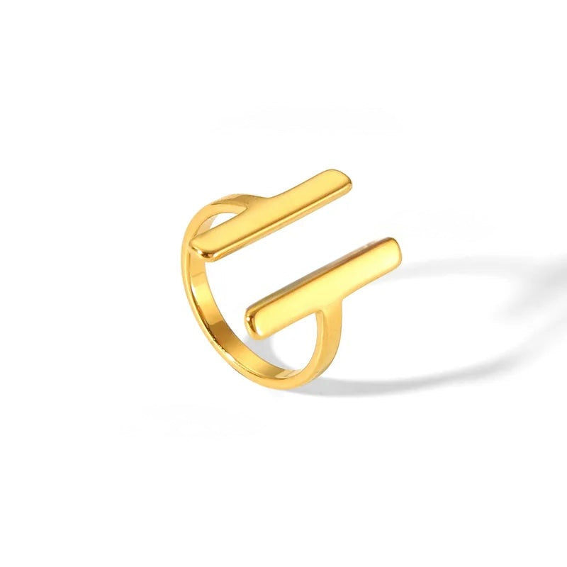 N05 - Anillo con dos líneas. Color dorado. Acero inoxidable.