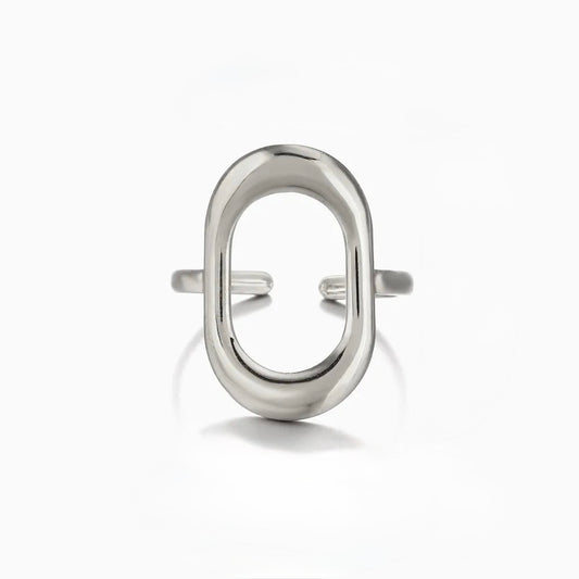N09 - Anillo óvalo, ajustable. Color plateado. Acero inoxidable.