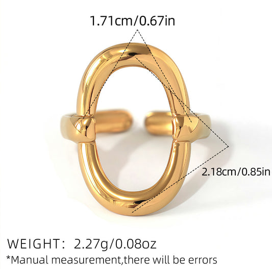 Anillo óvalo. Color dorado. Acero inoxidable.