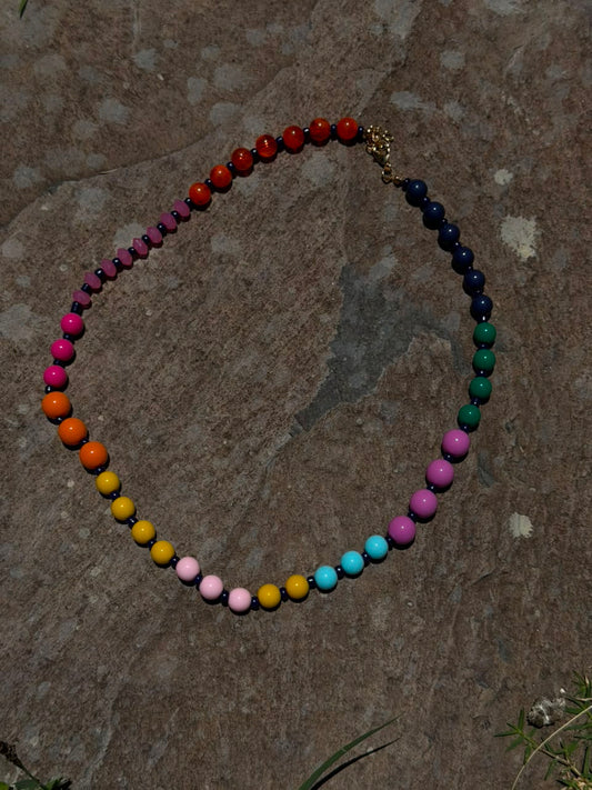 A05 - Collar bolitas. Varios colores. Cristal y resina.
