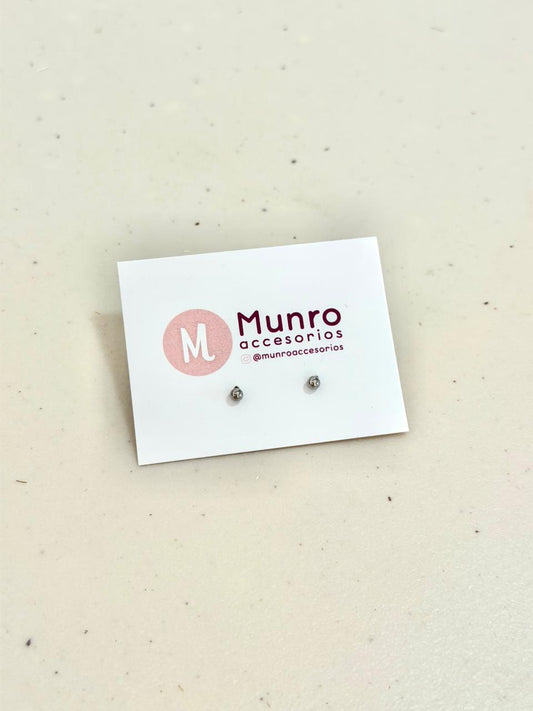 J12 - Aretes bolitas minis. Color plateado. Acero inoxidable.