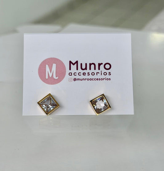 M05 - Aretes rombo con circonia. Color dorado. Acero inoxidable.