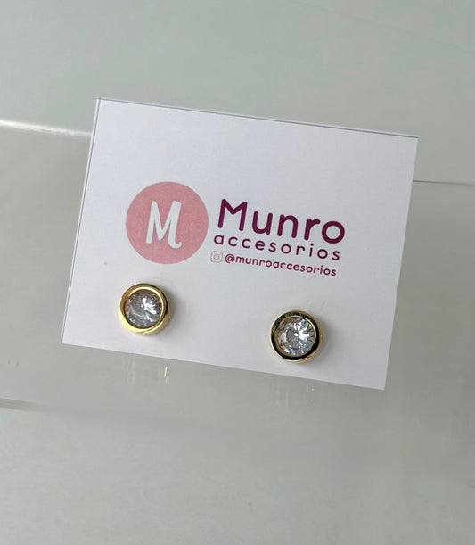 N01 - Aretes circonias doradas. Color dorado. Acero inoxidable.